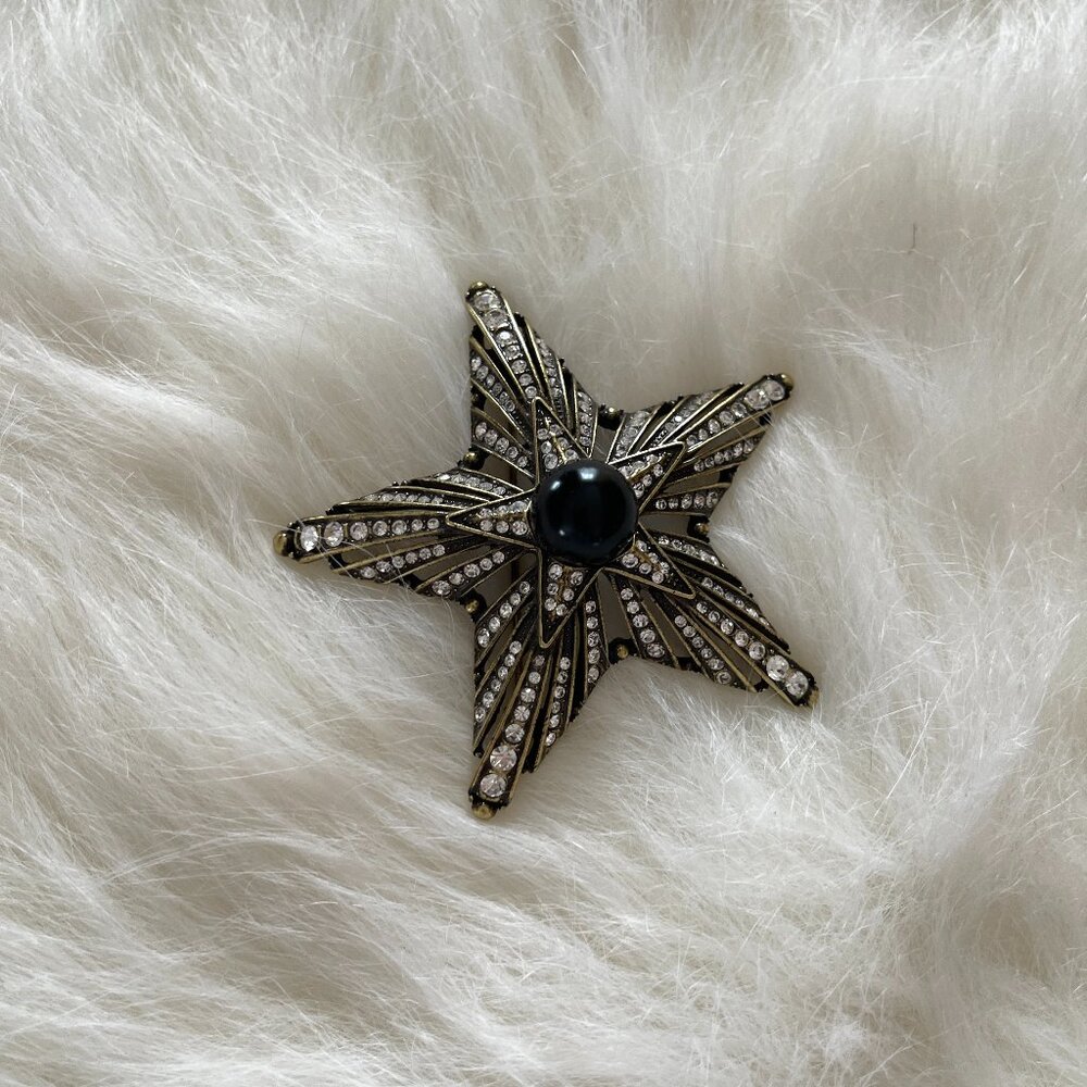 Heidi Daus brooch